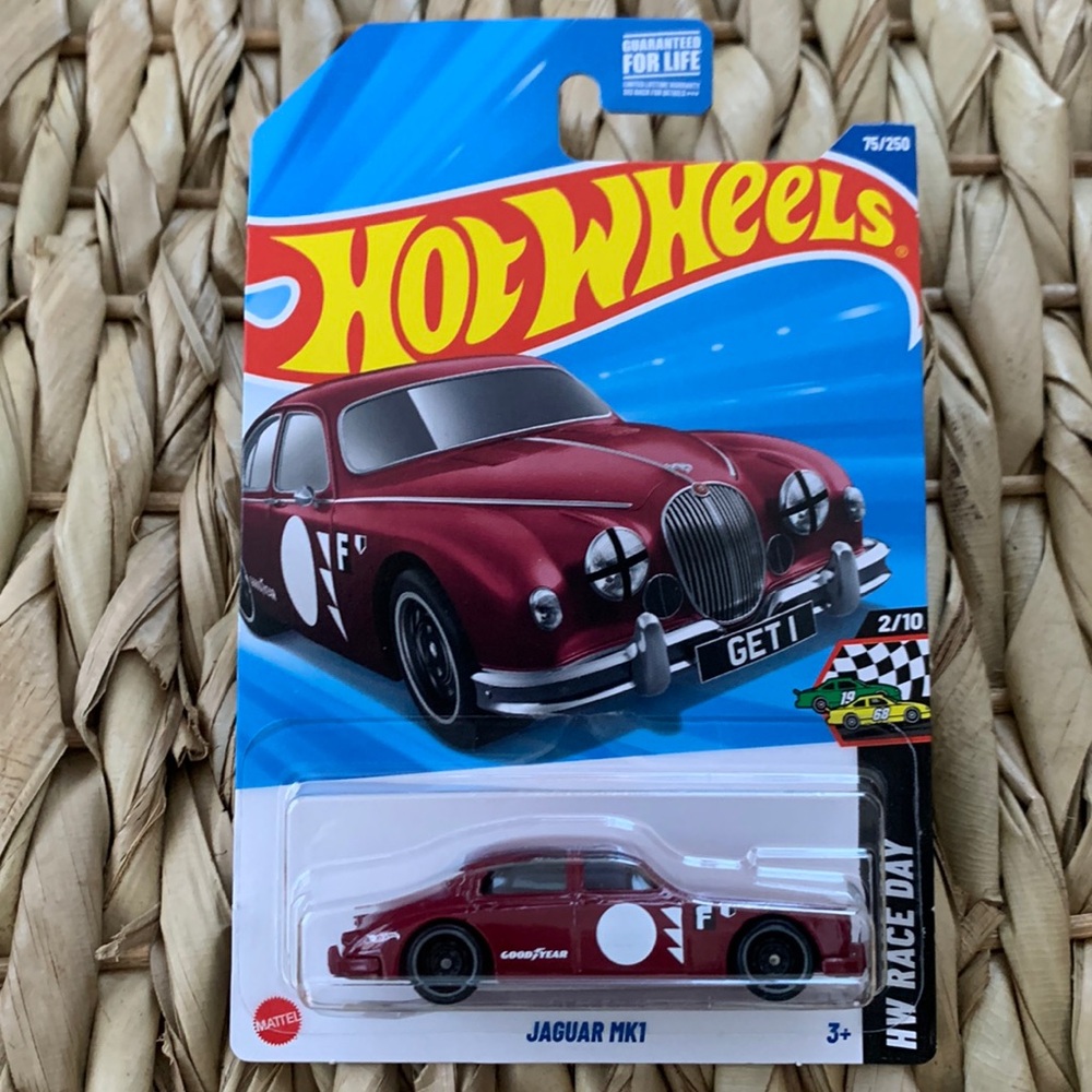 Jaguar MK1 Car Hot Wheels Maroon Purple Racer HW Race Day Hotwheels 2025 New